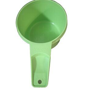 Tupperware measuring cup Vintage Green Bright PERFECT condition Retro 3/4 cup